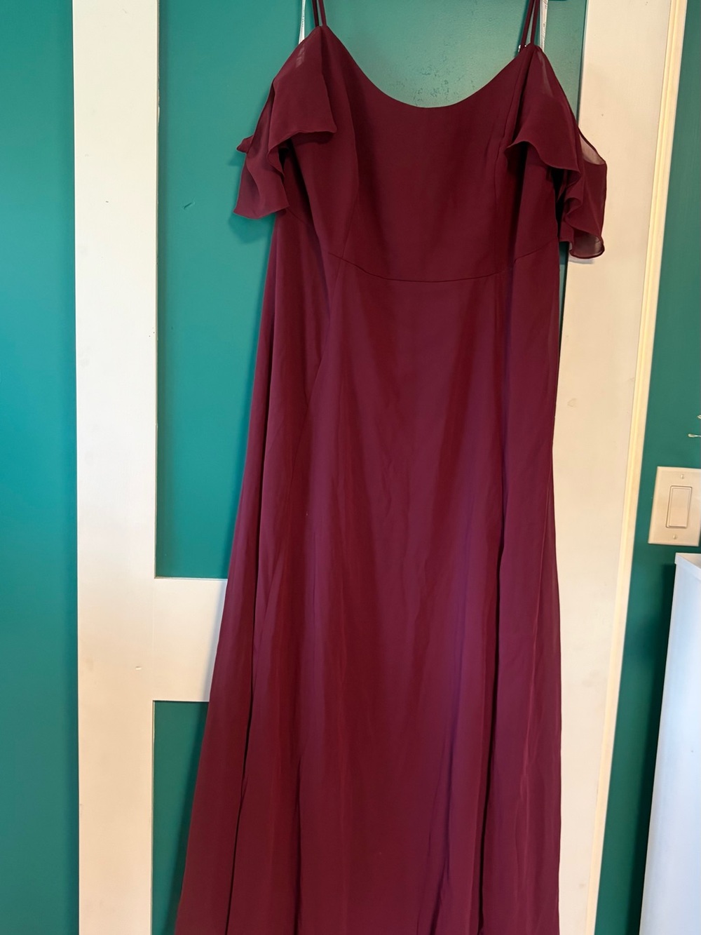 David’s Bridal-Plus-Size  Burgundy Evening Gown-Bridesmaid’s dress - Picture 3 of 3
